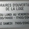 Plaque porte « horaires » en Dilophane gris aluminium mat